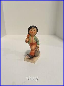 Goebel Hummel Merry Wanderer 11 2/0 Figurine