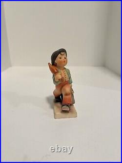 Goebel Hummel Merry Wanderer 11 2/0 Figurine