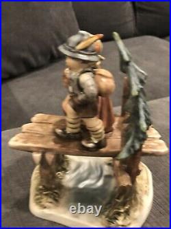 Goebel Hummel ON OUR WAY #472 CENTURY COLLECTION 7TH IN SERIES FIGURINE MINT