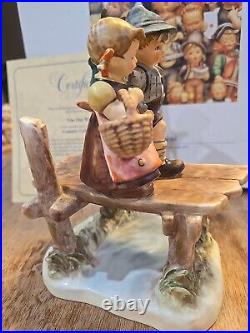 Goebel Hummel On Our Way! #175 Hum 472 in Original Box Signed with COA VERY RARE