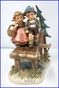 Goebel Hummel On Our Way 472 Figurine Mint in Box with COA