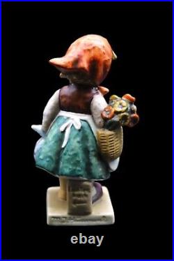 Goebel Hummel Porcelain Weary Wanderer #204 Figurine TMK6