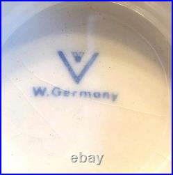 Goebel Hummel Stormy Weather 71 TMK3 Girl & Boy Under Umbrella RARE W. Germany