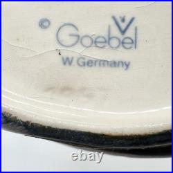 Goebel Hummel Umbrella Boy & Girl 152/OA 152/OB Porcelain Figurines Set