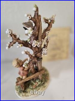 Goebel Hummel Welcome Spring #635 TMK-7 MINT withBox Signed