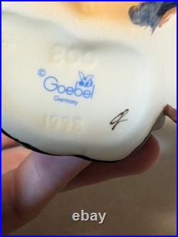 Goebel Hummel figurine Proud Moments #800, 1998 Goebel Hummel figurine Proud Moments #800, 1998