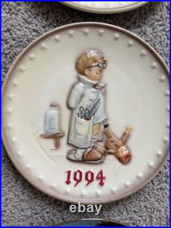 Goebel M. I. Hummel 25 Annual Plate 1972 West Germany 8 Bas Relief Porcelain