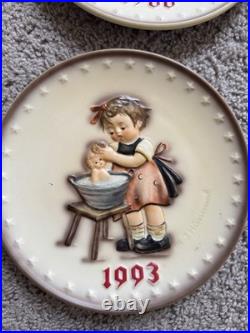 Goebel M. I. Hummel 25 Annual Plate 1972 West Germany 8 Bas Relief Porcelain