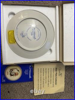 Goebel M. I. Hummel 25 Annual Plate 1972 West Germany 8 Bas Relief Porcelain