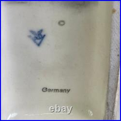 Goebel M. I. Hummel Stormy Weather #71 TMK2 Full Bee Germany 6.5 Figurine