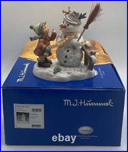 Goebel M. I. Hummel WINTER FRIEND Snowman Hum 2283/11