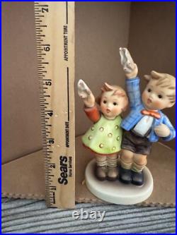 Goebel M. I. Hummel figure AUF WIEDERSEHEN Goodbye #153 Germany 1970's TMK6 Goebel M. I. Hummel figure AUF WIEDERSEHEN Goodbye #153 Germany 1970's TMK6