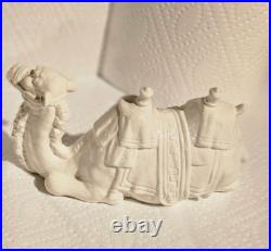 Goebel White laying/resting camel (free shipping)