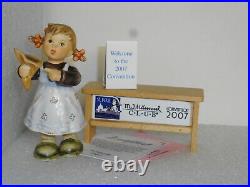 HUMMEL 2262 How Can I Help You 2007 ST PAUL CONVENTION Candy Girl withPodium MIB