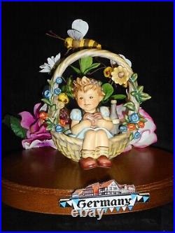 HUMMEL FIGURINE #618 A BASKET OF GIFTS First Issue 2002 Tm8 5.25 Tall MIB