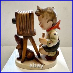 HUMMEL FIGURINE TM-2 THE PHOTOGRAPHER 5 DACHSHUND Full Bee Goebel Germany