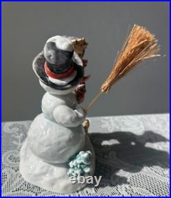 HummelMaking New FriendsBoy with Sled & Snowman 1st Issue HUM 2002TMK7COA