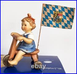 Hummel #2279 Look at Me 4.25 Figure 1st Issue 2007 TM8 Bavarian FLAG BOX COA