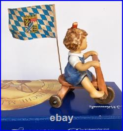 Hummel #2279 Look at Me 4.25 Figure 1st Issue 2007 TM8 Bavarian FLAG BOX COA