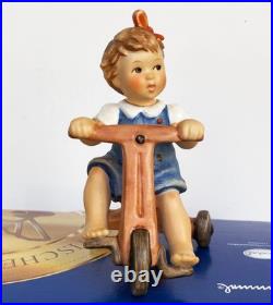 Hummel #2279 Look at Me 4.25 Figure 1st Issue 2007 TM8 Bavarian FLAG BOX COA