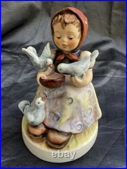 Hummel Cinderella Figurine 337 Goebel Girl Feeding Birds 1972-1st Issue WGermany