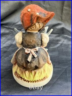 Hummel Cinderella Figurine 337 Goebel Girl Feeding Birds 1972-1st Issue WGermany