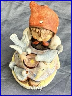 Hummel Cinderella Figurine 337 Goebel Girl Feeding Birds 1972-1st Issue WGermany