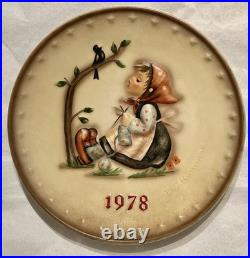 Hummel Figure Plate 1978 Hand Painted Goebel Porcelain W Germany Happy Pastime