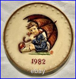 Hummel Figure Plate 1982 Hand Painted Goebel Porcelain W Germany Umbrella Girl