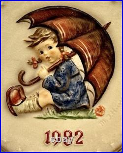 Hummel Figure Plate 1982 Hand Painted Goebel Porcelain W Germany Umbrella Girl
