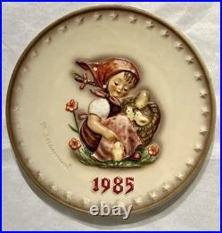 Hummel Figure Plate 1985 Hand Painted Goebel Porcelain W Germany Chick Girl