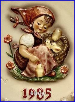 Hummel Figure Plate 1985 Hand Painted Goebel Porcelain W Germany Chick Girl