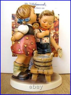 Hummel Figurine BATH TIME HUM #412 TMK6 Goebel Germany MIB T324