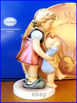 Hummel Figurine FIRST STEPS HUM #2199 TMK8 Goebel Germany FI NIB M393