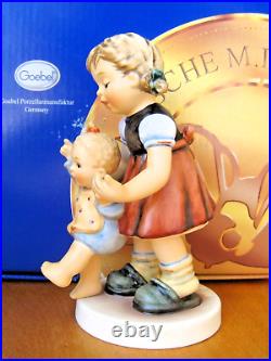 Hummel Figurine FIRST STEPS HUM #2199 TMK8 Goebel Germany FI NIB M393
