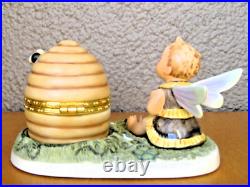 Hummel Figurine HUMMELE HUM 365 WithBEEHIVE Box & Display Goebel Germany MINT G915 Hummel Figurine HUMMELE HUM 365 WithBEEHIVE Box & Display Goebel Germany MINT G915