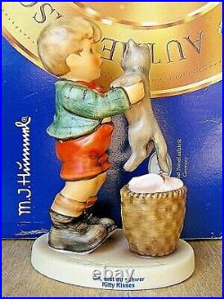 Hummel Figurine KITTY KISSES HUM #2033 TMK8 Goebel Germany MIB D721
