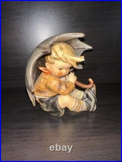 Hummel Figurine UMBRELLA BOY HUM #152/0 A 1983 TMK6 Goebel Germany MIB G424