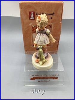 Hummel Figurine WILL IT STING HUM 450/0 TMK8 Goebel Germany NOS With Base
