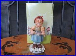 Hummel Goebel 2018 Club Exclusive Edition Girl Washing 2397 TMK-11 Figurine