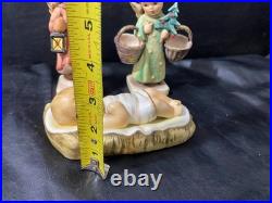 Hummel Goebel 2 Angels + Christ Child Full Bee