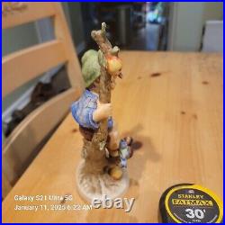 Hummel Goebel Figurine APPLE TREE BOY 142/V TMK 4 Made in Germany
