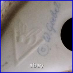 Hummel Goebel Umbrella Boy 152 8 TMK2 Full Bee Nice, Some Paint Scratches Hummel Goebel Umbrella Boy 152 8 TMK2 Full Bee Nice, Some Paint Scratches