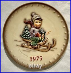 Hummel Plate 1975 Hand Painted Goebel Porcelain W Germany Ride In To Christmas