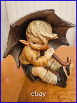 Hummel Umbrella Boy / Girl Figurines Set Goebel Germany HUM 152/A/0 152/ B/O