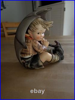 Hummel Vintage 8 Porcelain Figurine # 152 A Umbrella Boy By Goebel Tmk 3
