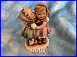 Hummel figurine Extremely Rare MUSTERZIMMER Telling her secret #196/0 NICE