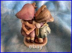 Hummel figurine Extremely Rare MUSTERZIMMER Telling her secret #196/0 NICE