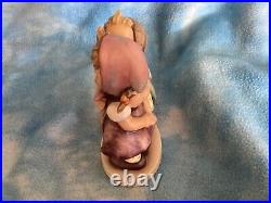 Hummel figurine Extremely Rare MUSTERZIMMER Telling her secret #196/0 NICE