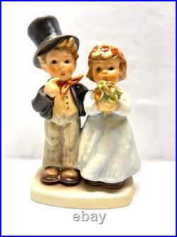 M I Hummel Goebel Dearly Beloved dated 1997 Hum #2003 Large 6.2 in. With booklet